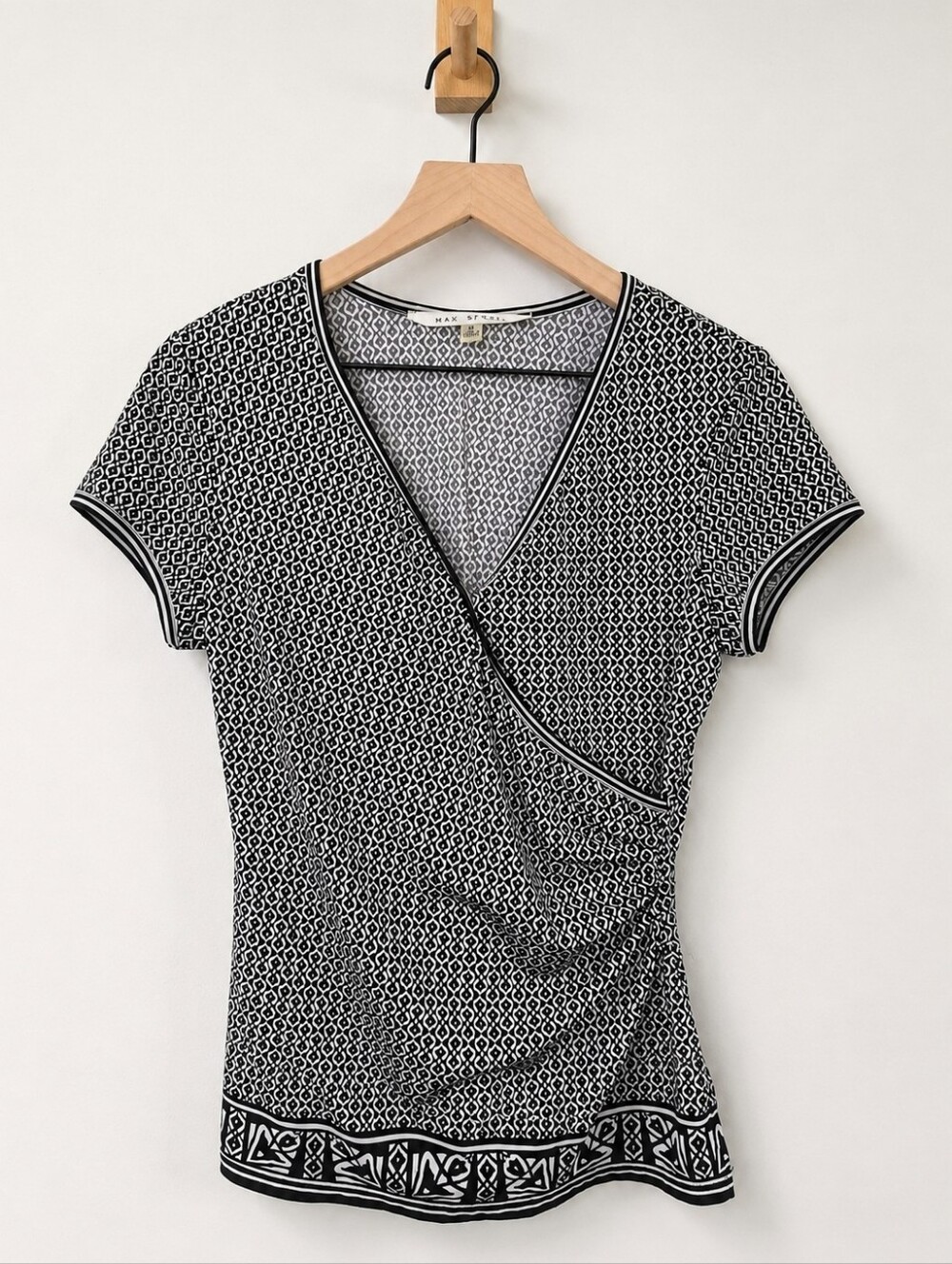 Max Studio Black & White Geometric Faux Wrap Ruched Stretch Top Women's Medium